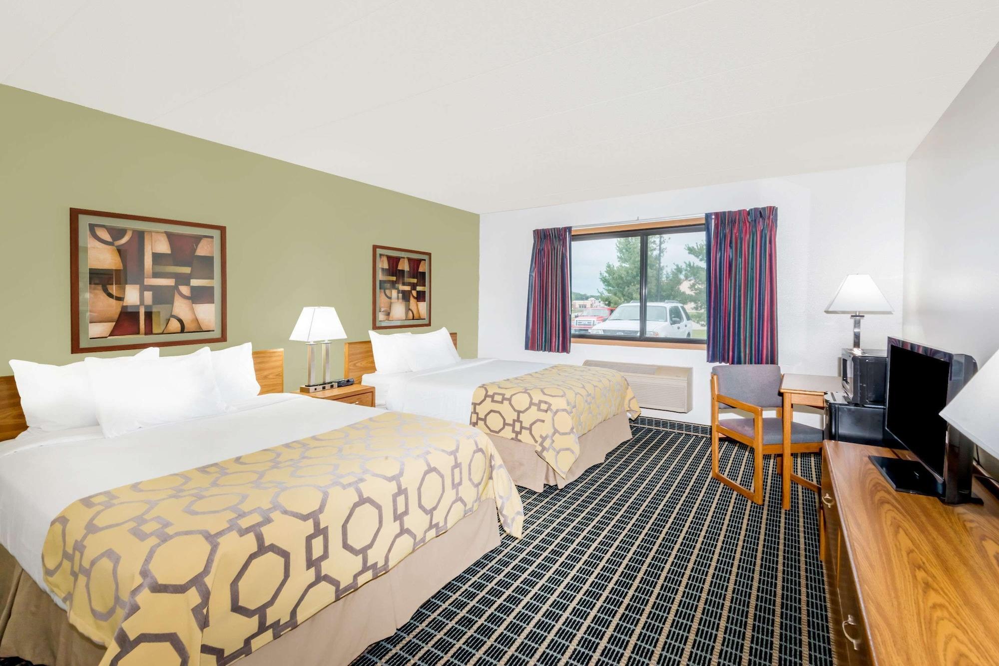 Baymont By Wyndham Marshalltown Exterior foto